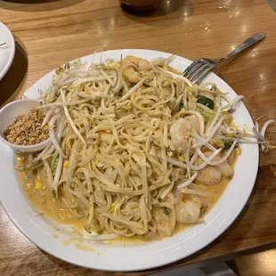 Pad Thai Curry with a large amount of shrimp, delish!