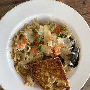 Seafood pasta!