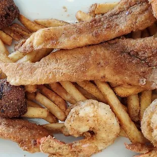 Fisherman&apos;s platter.