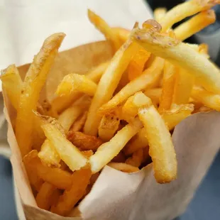 Shoestring fries