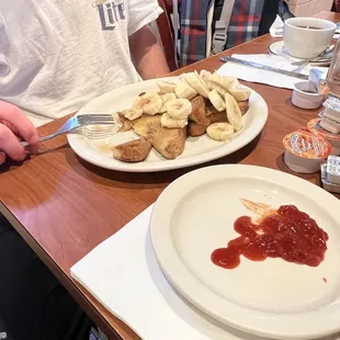 French toast with loads of bananas. No potassium shortage here.