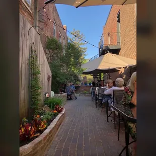 Cobblestone courtyard dining