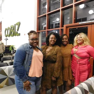 Eye'z making new friends!