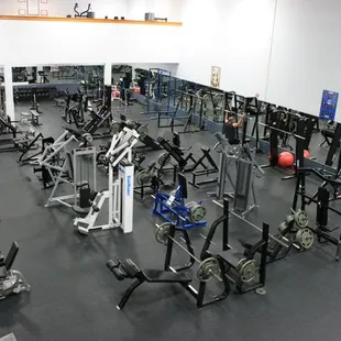 3200 Square foot weight room