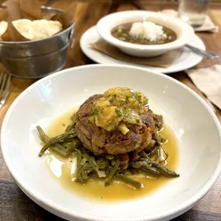 Louisiana Cochon (IG: @eatsbykatiemei)