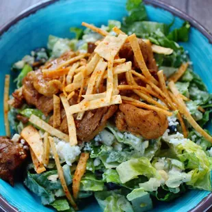 Ensalada con Pollo, $10.49
