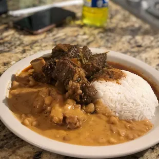 Seco de costillas  con frijoles