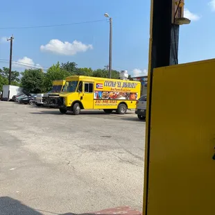 tacos, outside