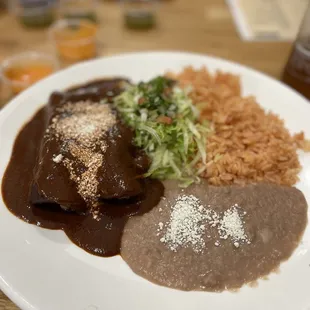 Mole enchiladas