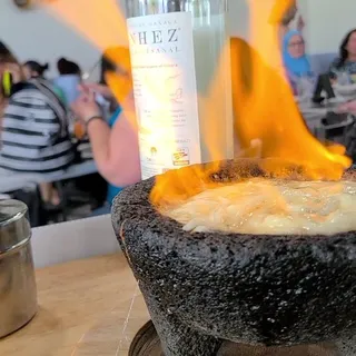 Queso Fundido Molcajeteado