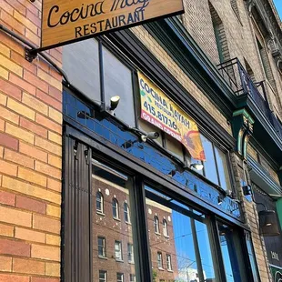 the outside of a restaurant
