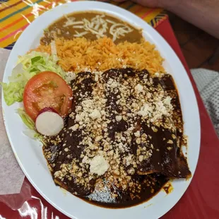 Enchiladas de mole con pollo