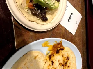 La Casita Pupuseria & Market