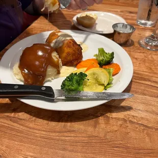 Chicken Cordon blue with veggies and mash potatoes