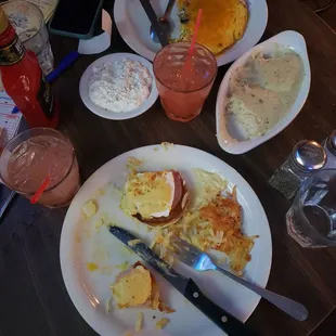 Eggc Benedict mushroom ham omelets biscuits and gravy deeeeeeelish