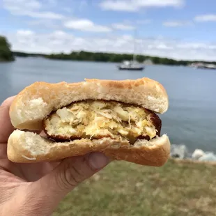 No nonsense crab cake sandwich