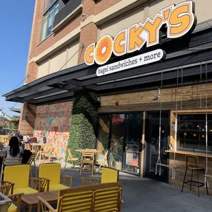 the outside of a restaurant