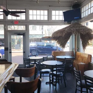 sushi and sashimi, interior