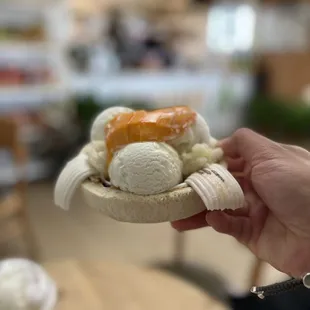 Coconut Sundae with Sweet Sticky Rice and Mango