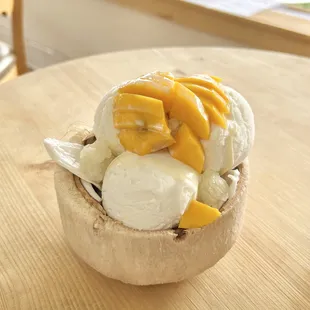 Coconut Ice cream with mango and sticky rice