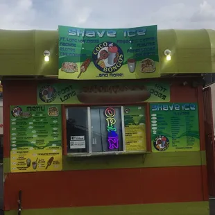 the outside of a restaurant