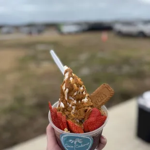 Biscoff bowl with acai &amp; coconut