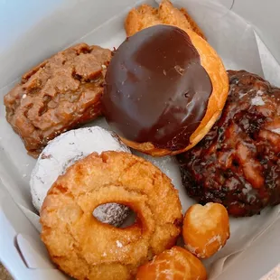 I love Coco donuts Cronut!! So light and crispy!!