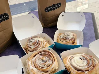 Cinnabon