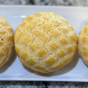 food, dough desserts, donuts