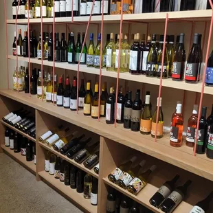 Excellent place to come and wine down, relax, and enjoy...In Oakland, CA...I recommend!