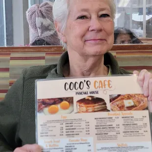 Mom with the menu 01/2025