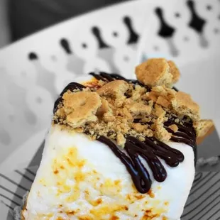 Graham Cookie Smores | ig: whaevaeats