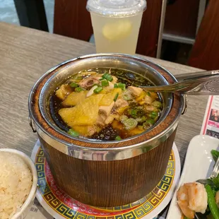 Wooden Pot Scallion Chicken