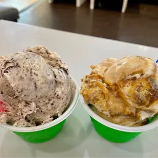 Cookies and cream (L) Banana dulce (R)
