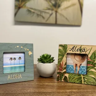 Capture your favorite vacation memories with island-inspired mini picture frames. Made in Hawaii, made with aloha!