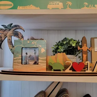 Build your own frame and knick knack stand