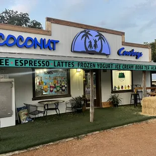 the outside of a coffee shop