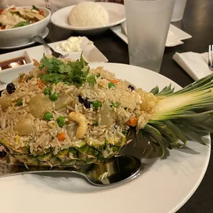 Pineapple fried rice (chicken)