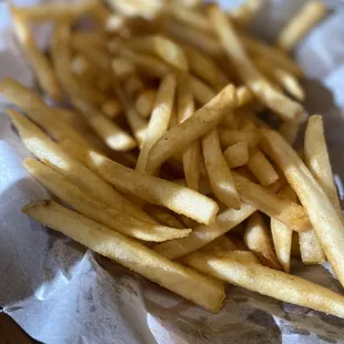 Delicious string fries!!