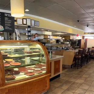 Has a Marie Calendar-like menu and Denny's-like ambience. Casual dining with in-store bakery for pies and breads.