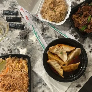 CoCo&apos;s Famous Pad Thai Mongolian Beef/Chicken/Shrimp// Fried Rice