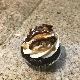 Snickers Cupcake