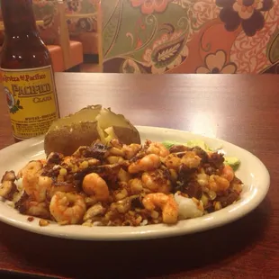 Reminds me of the seafood places I used to eat at when growing up in Mexico. Real good touch.
