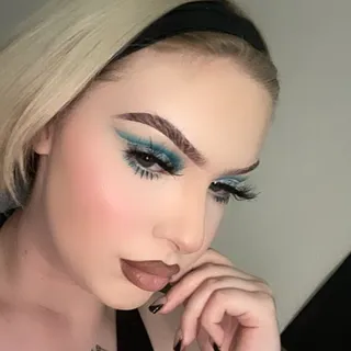 Victoria S.