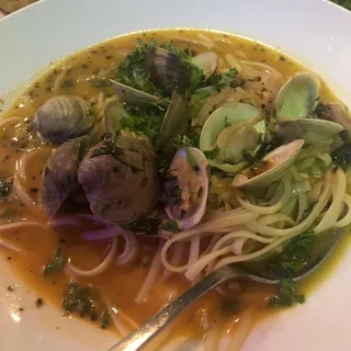 Fresh Clams Linguine