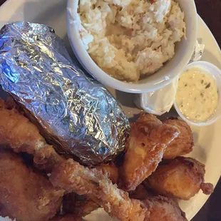 Been a long time since I've eaten frog.  Coe's in Russell Springs, KY is the real deal. Most famous catfish in Kentucky, too. So, boom.