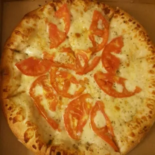 White pizza with tomatoes
