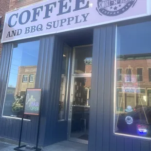 Super cute coffee shop in downtown Mcarthur.