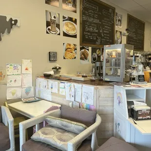 sushi and sashimi, interior