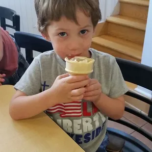 drink, cupcakes